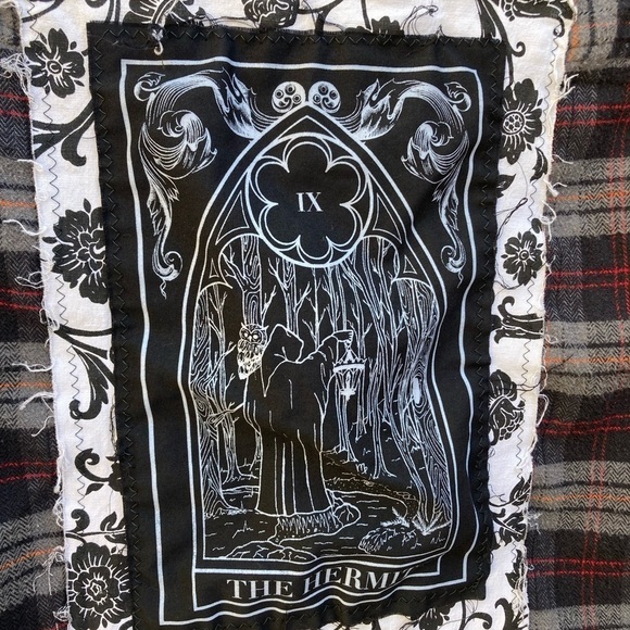 Pretty Cult Flannel Unisex Multicolor Plaid Hermit Tarot S Patch Virgo Dark Art - Picture 11 of 15
